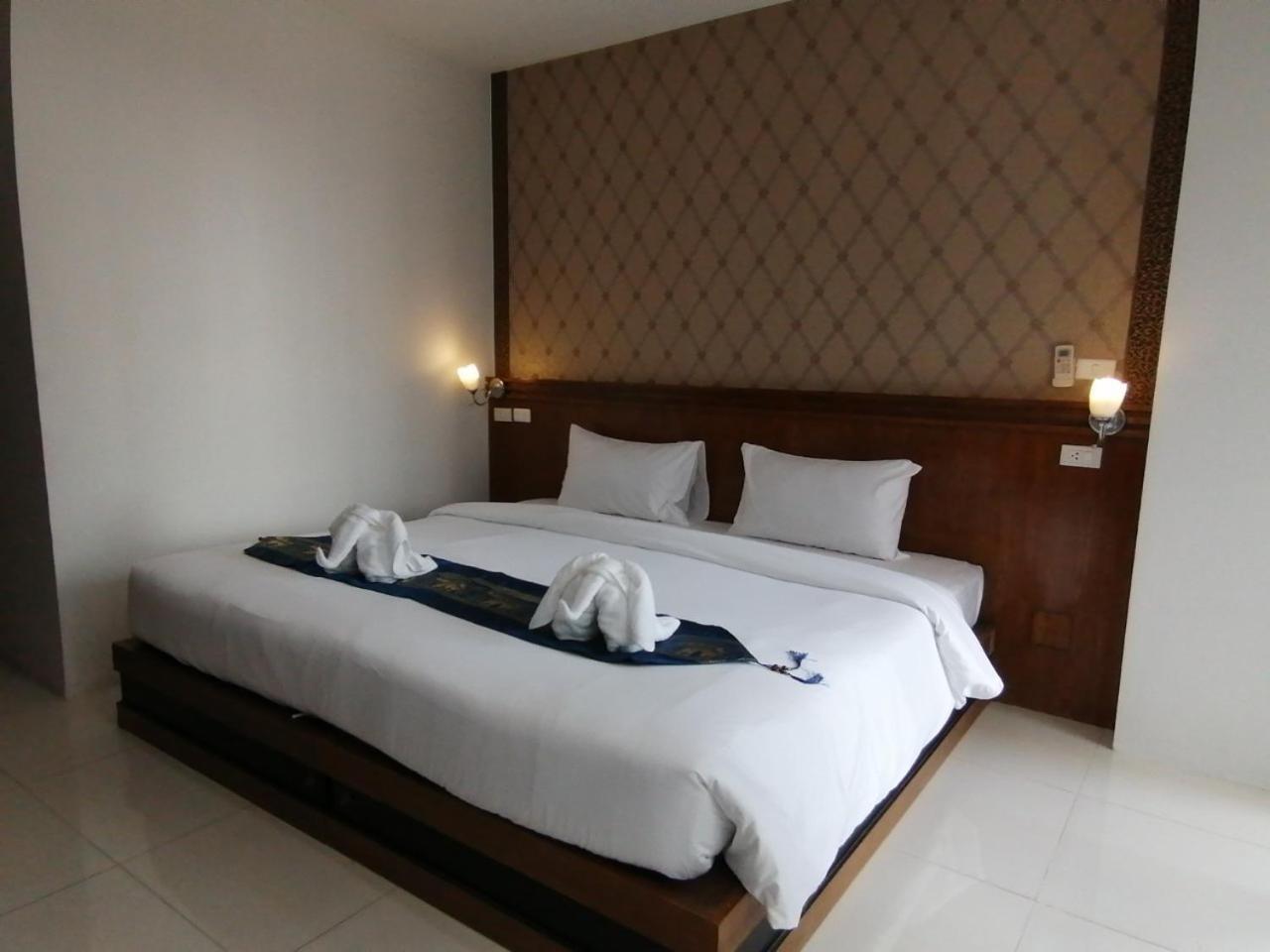 Nj Patong Hotel Exterior foto