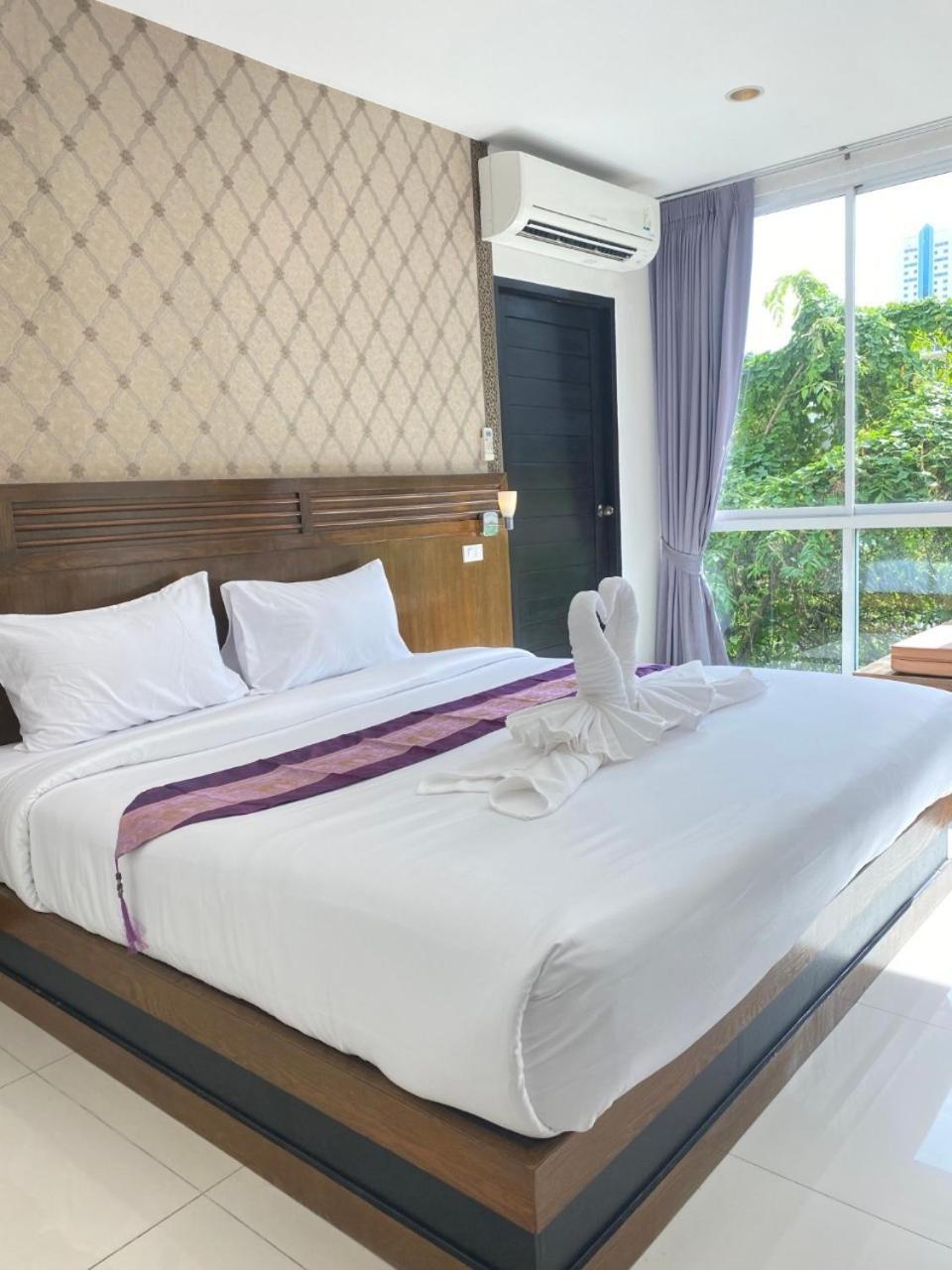 Nj Patong Hotel Exterior foto