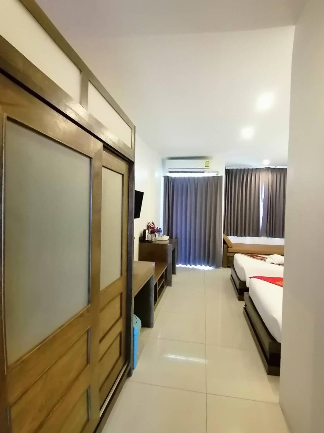 Nj Patong Hotel Exterior foto